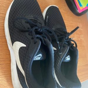 Nike Tanjun Running Shoes